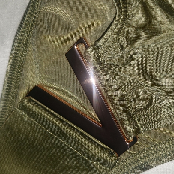 Victoria's Secret Very Sexy Brazilian Slip Gold V Hardware M *New - Picture 6 of 7